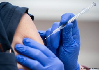 Які є протипоказання до вакцинації від COVID-19?